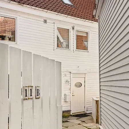 Large Historic In The Part Of Apartman