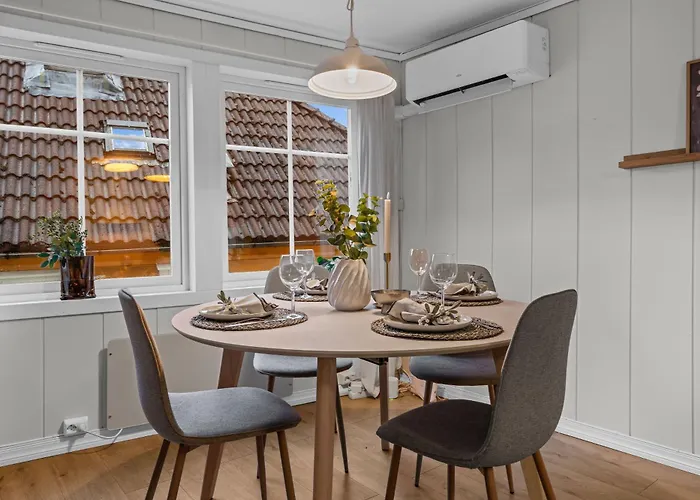 Large Historic In The Part Of Leilighet